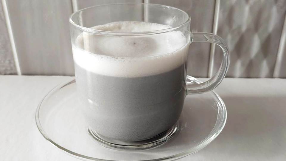 黒ゴマ茶ソイラテ