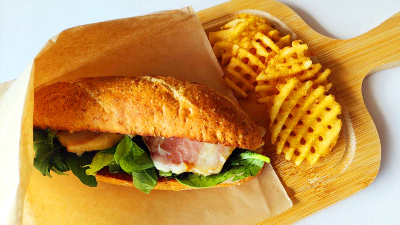 ハムとチーズのグラハムロール